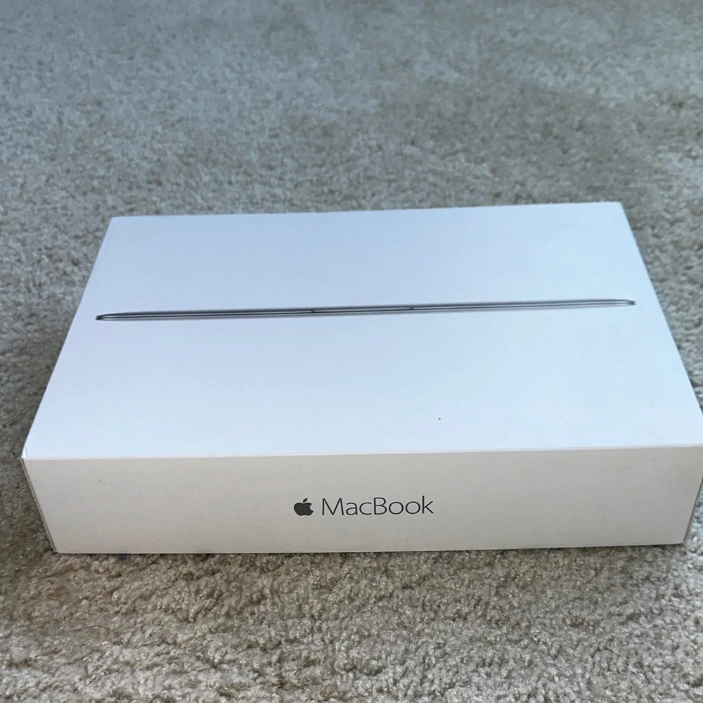 Apple Device Packaging Set in White
